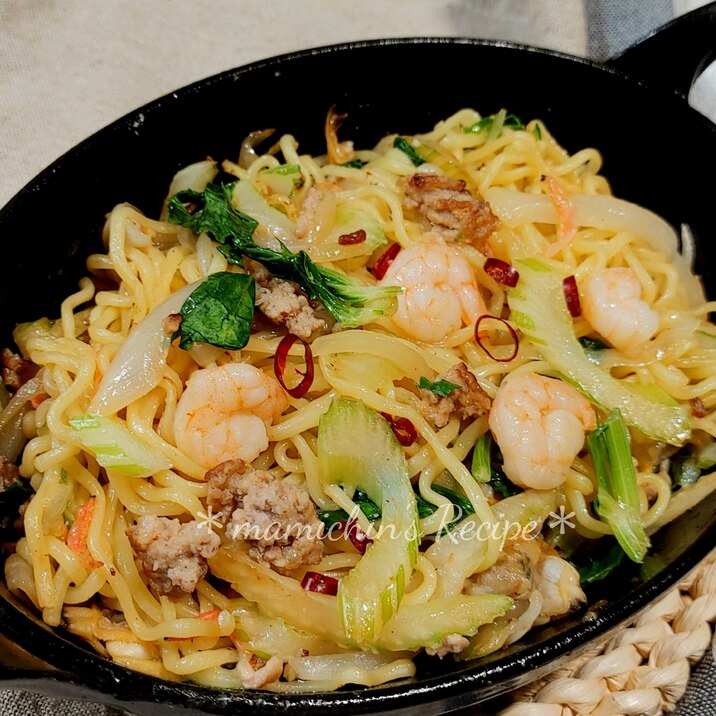 セロリ*小エビのアジアン風焼きそば